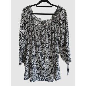 Lane‎ Bryant Woman's Pullover Blouse Size 22/24 Black 3/4 Sleeve Ruffled Neck